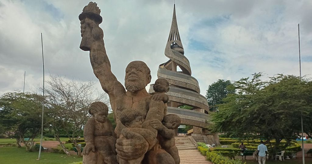 Yaoundé, la pointe de la Réunification